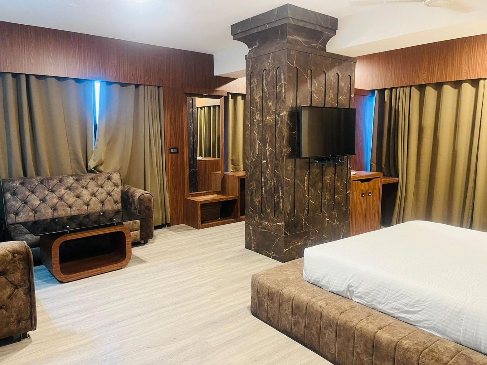 Hotel Rajmahal Guváhátí Exteriér fotografie
